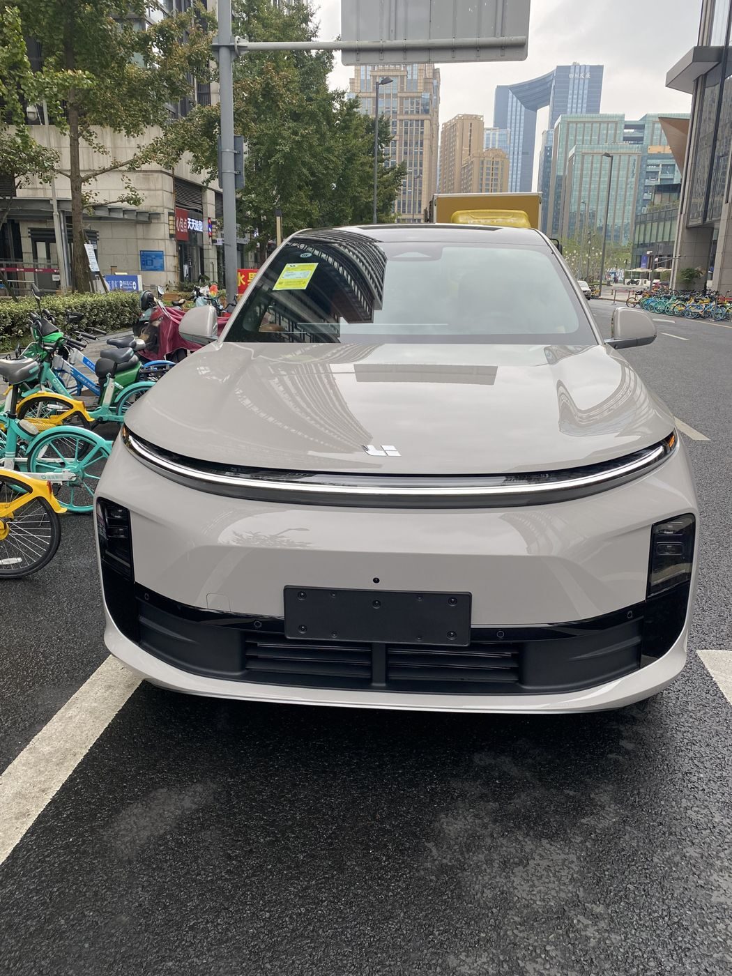 888gbt贵宾厅 MEGA 高压纯电 MPV